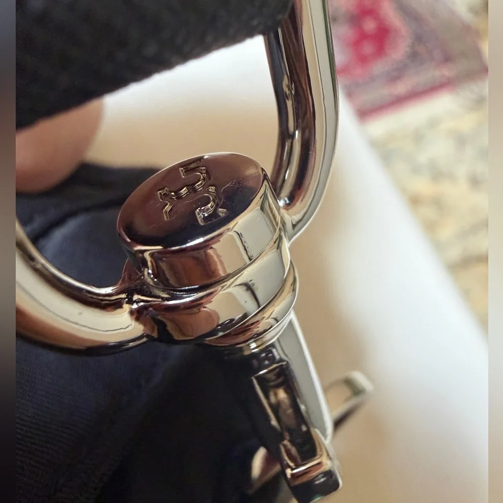 Tory Burch Virginia Messenger bag in black Nylon and Saffiano - Picture 12 of 15